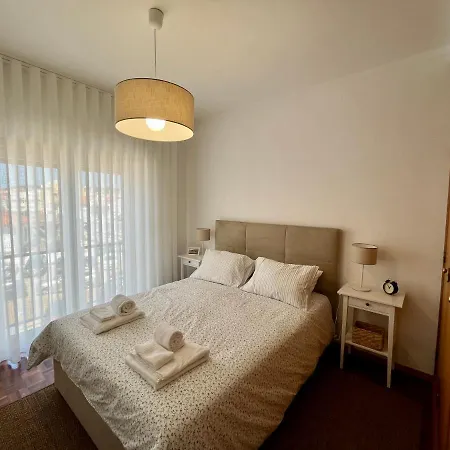 Casa Da Estacao_sao Martinho Do Porto شقة